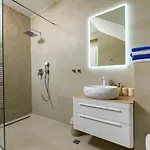 Gallery Luxury & *